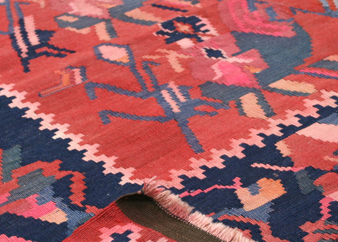 Semi Antique Caucasian Kilim - 5'10" x 9'10" - 120777