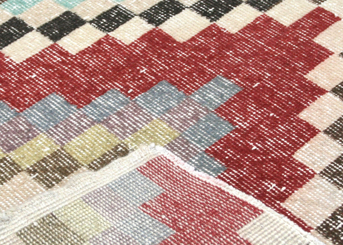 Vintage Turkish Mid-Century-Modern Rug - 4'3" x 7'1" - 132042