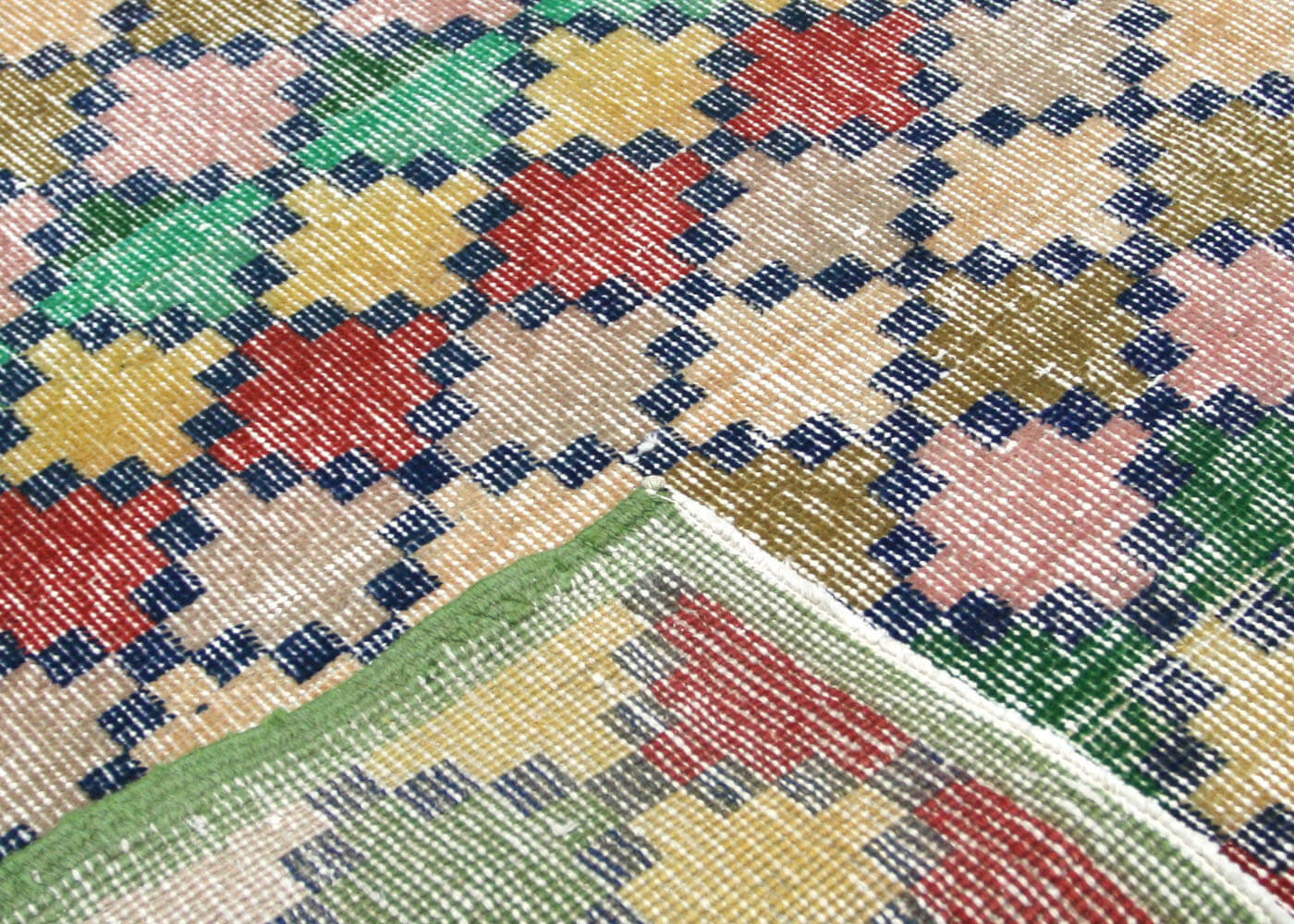 Vintage Turkish Mid-Century-Modern Rug - 4'11" x 8' - 132044