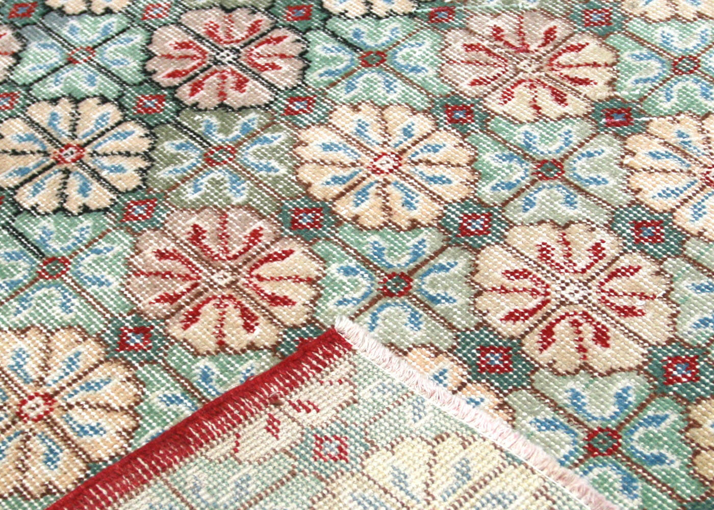 Vintage Turkish Mid-Century-Modern Rug - 4' x 7' - 132785