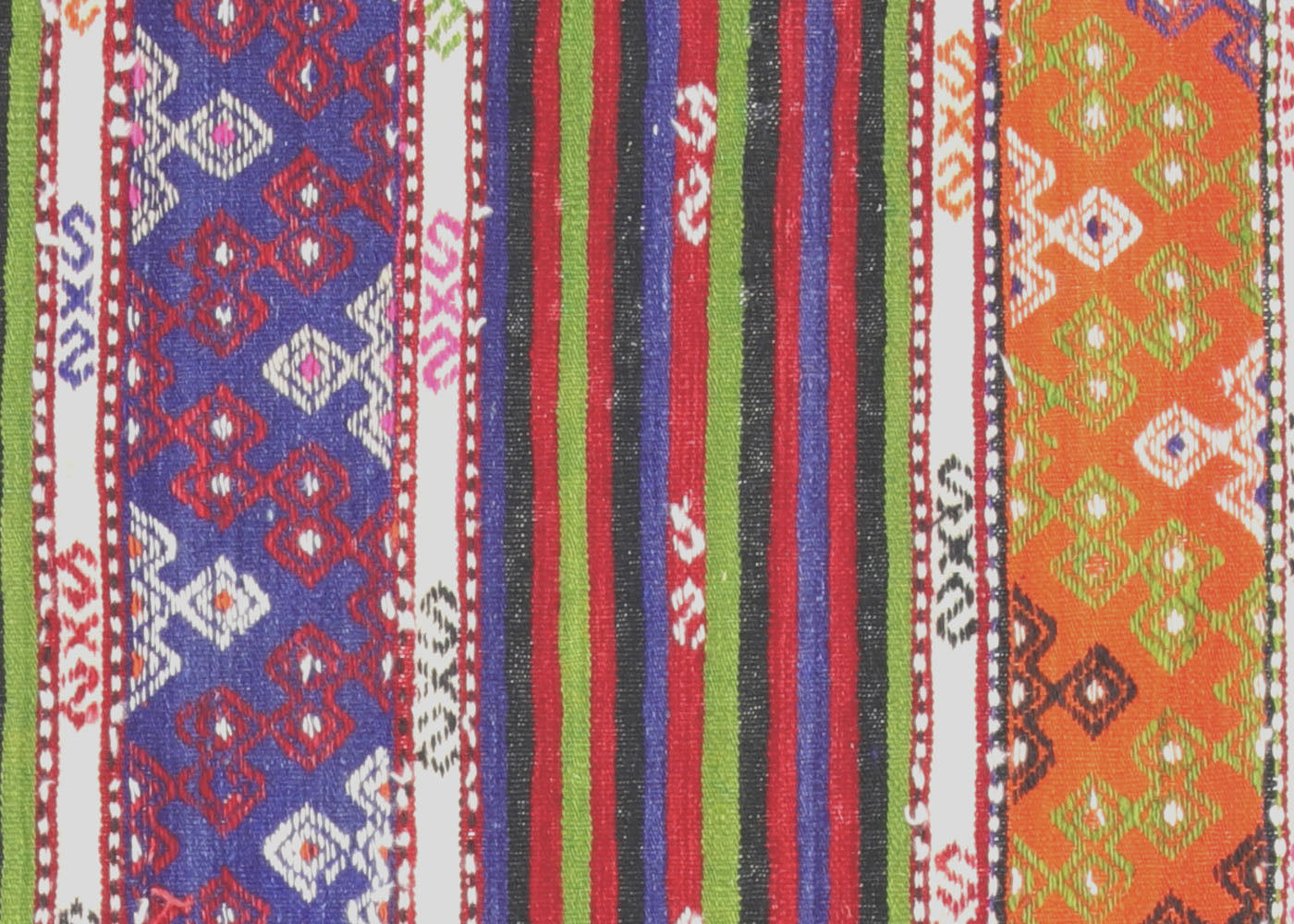 Vintage Turkish Kilim - 5'8" x 7'6" - 132971