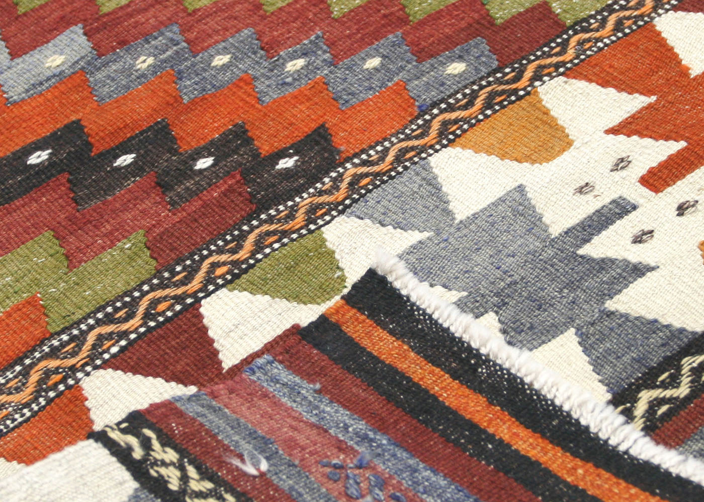 Vintage Turkish Kilim - 4'10" x 7'1" - 133013