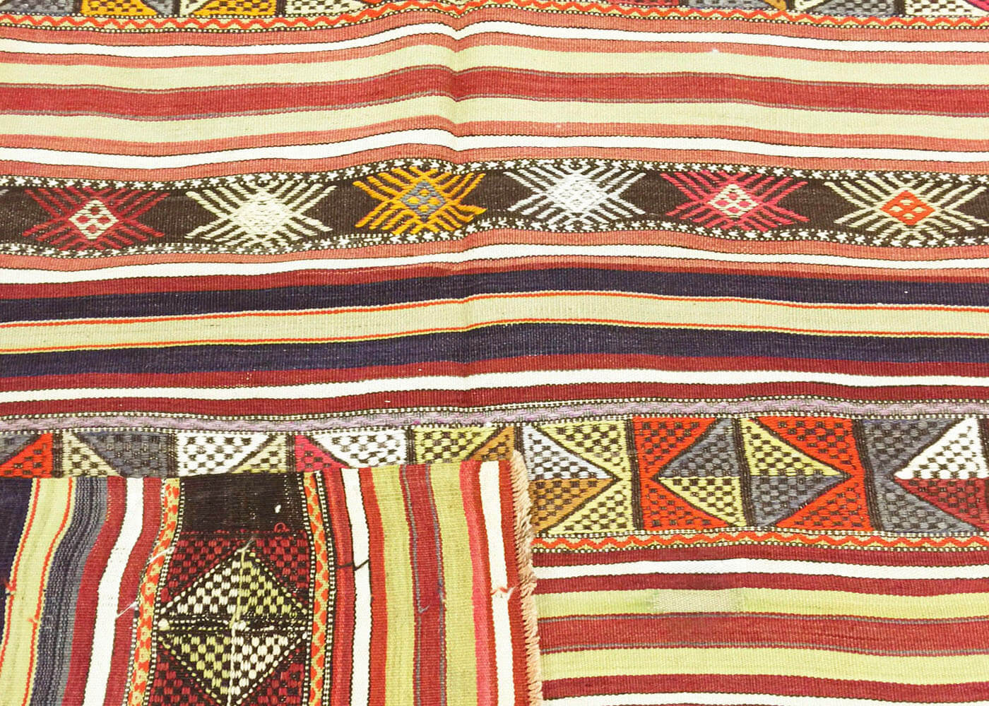 Vintage Turkish Kilim - 5'7" x 6'6" - 133088