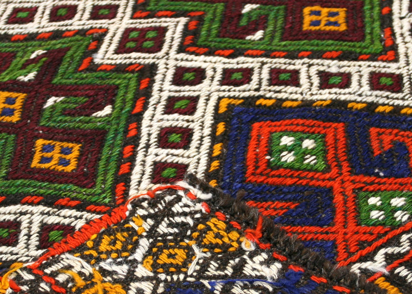 Vintage Turkish Kilim - 2'5" x 4'1" - 133101