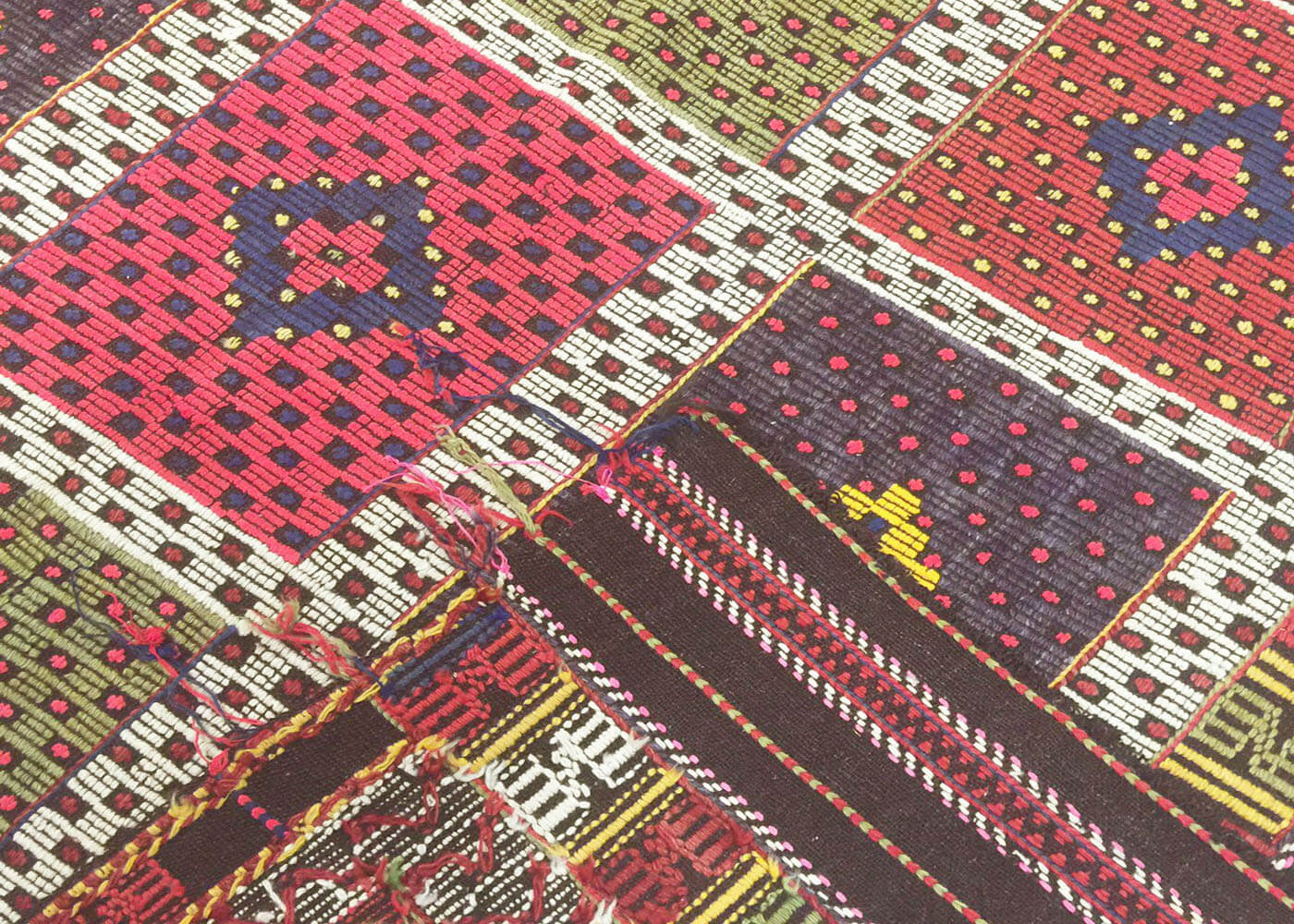 Vintage Turkish Kilim - 5' x 6'4" - 133334