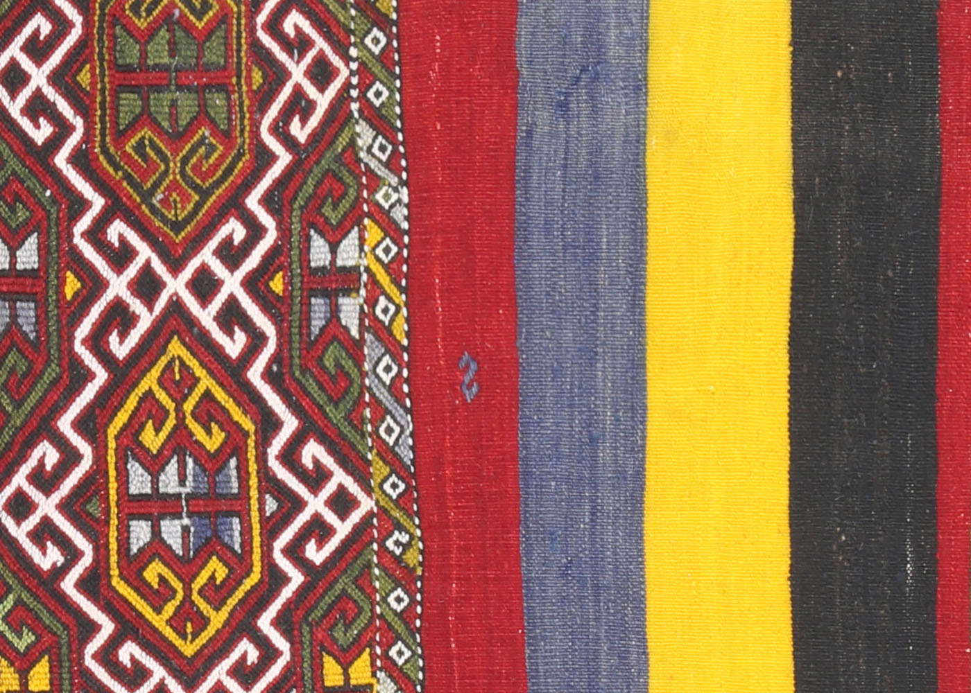 Vintage Turkish Kilim - 4'10" x 5'6" - 133459