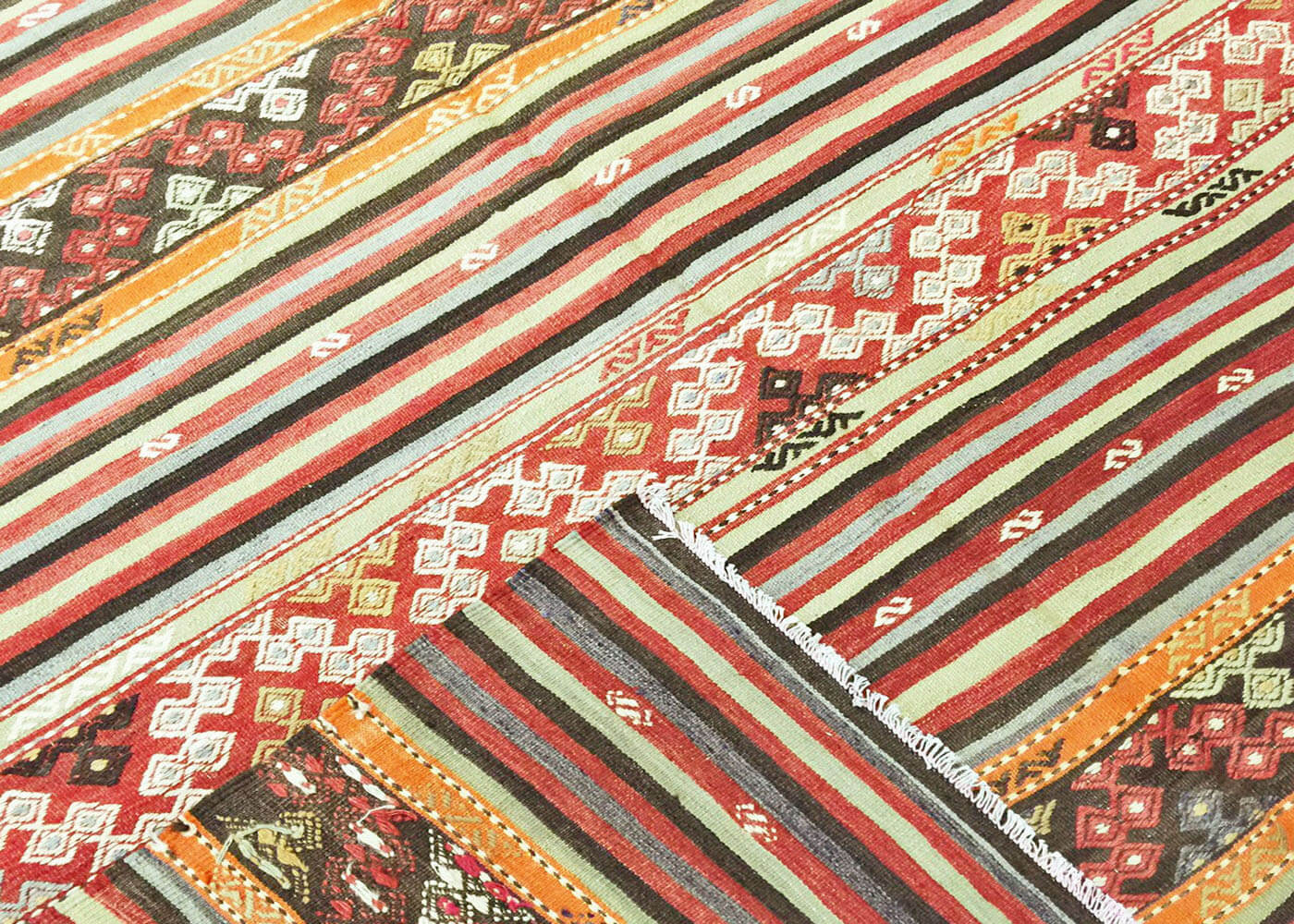 Vintage Turkish Kilim - 5'10" x 8'1" - 133488