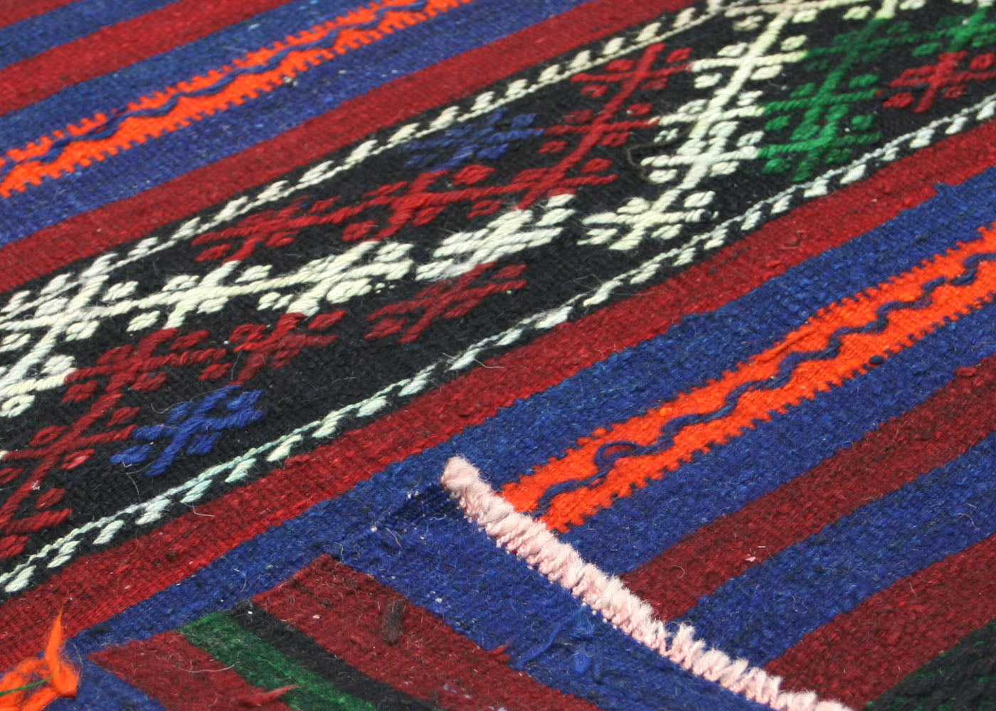 Vintage Turkish Kilim - 4'2" x 5'8" - 135092