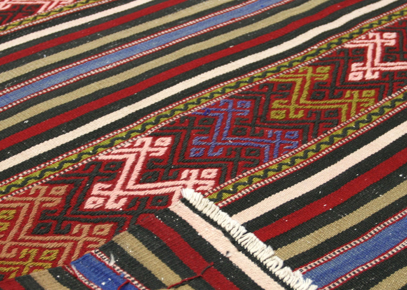 Vintage Turkish Kilim - 4'11" x 8'4" - 135098