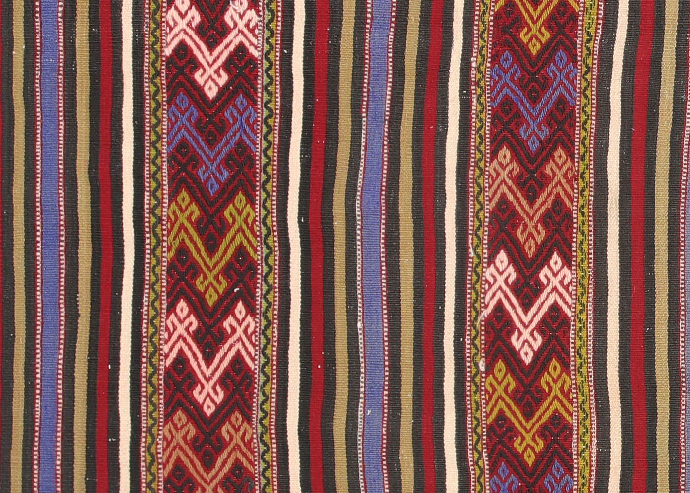 Vintage Turkish Kilim - 4'11" x 8'4" - 135098