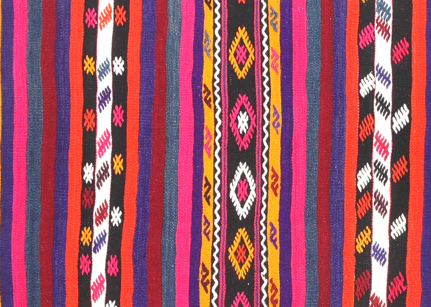 Vintage Turkish Kilim - 4'4" x 6'9" - 137121