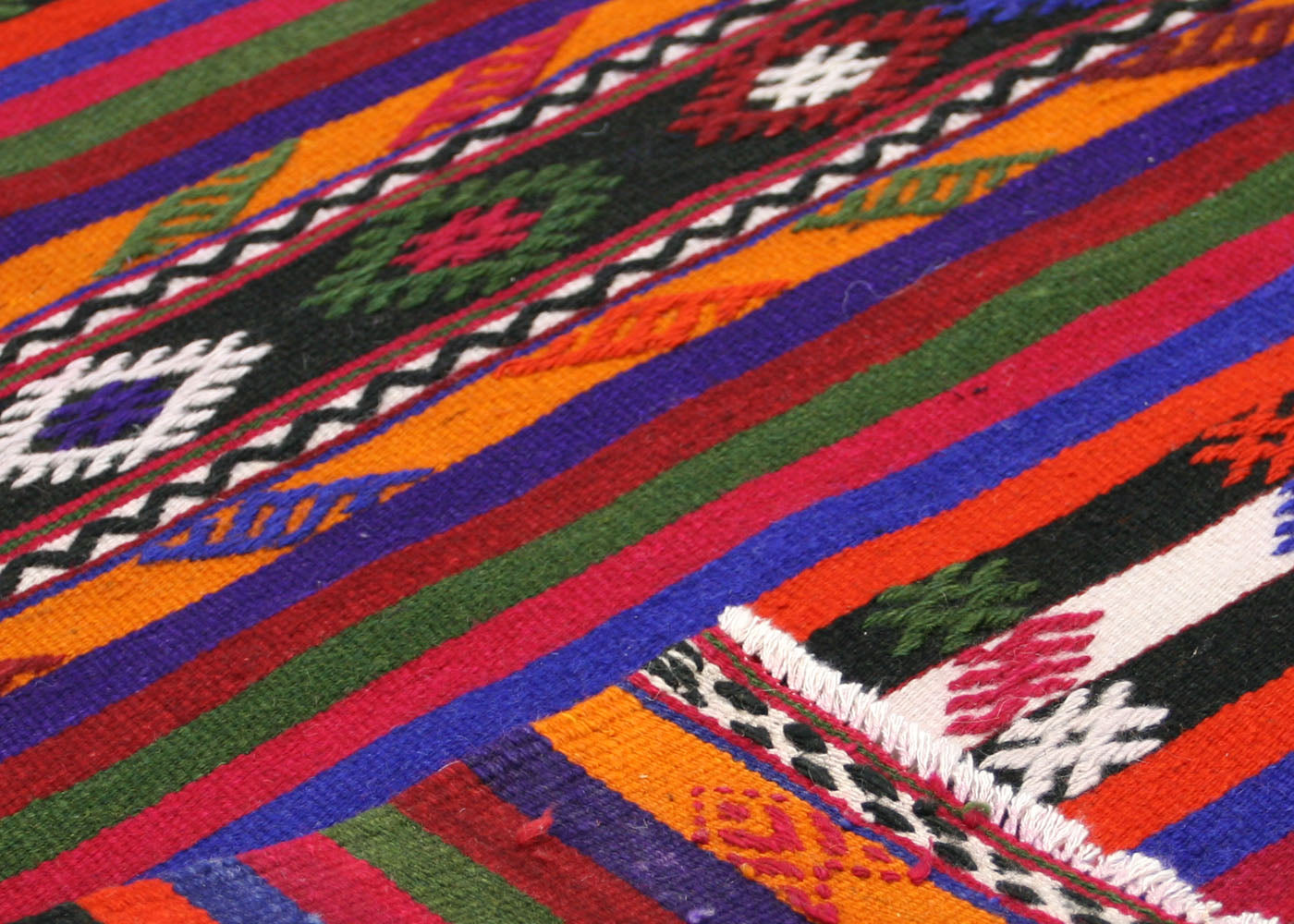 Vintage Turkish Kilim - 3'10" x 4'11" - 137122