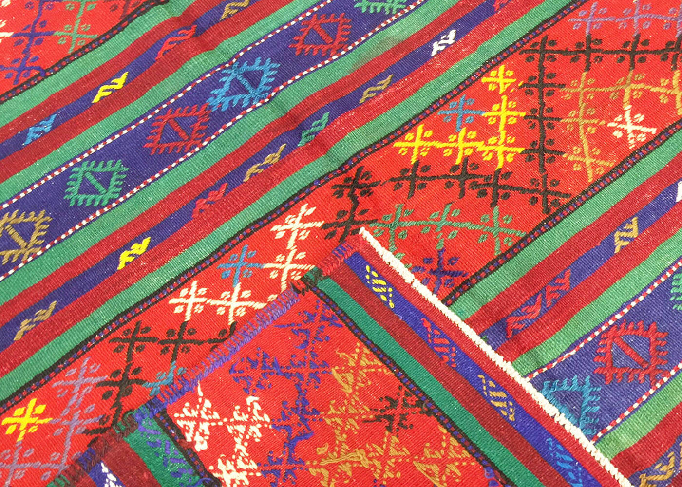 Vintage Turkish Kilim - 5'6" x 5'11" - 137143