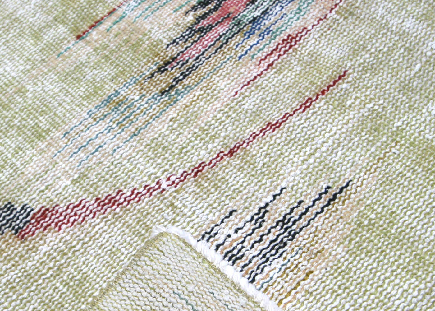 Vintage Turkish Mid-Century-Modern Rug - 5'9" x 8'8" - 140200