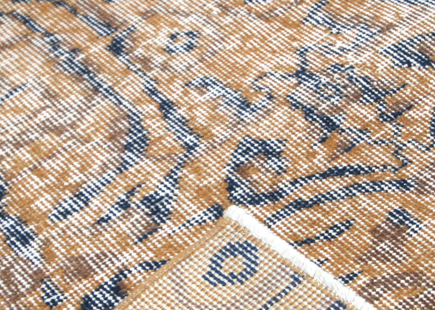 Vintage Turkish Mid-Century-Modern Rug - 6'9" x 9'6" - 140219