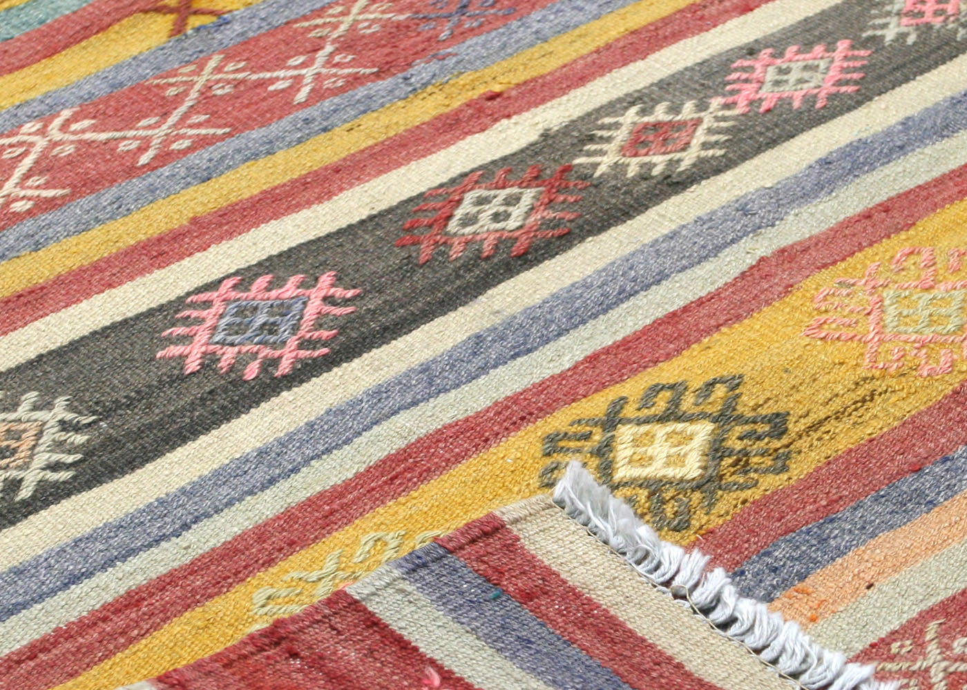 Vintage Turkish Kilim - 5' x 6'11" - 140349