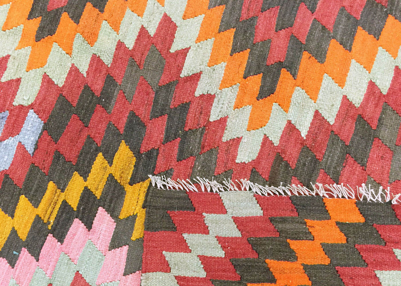 Vintage Turkish Kilim - 5'10" x 8'5" - 140428