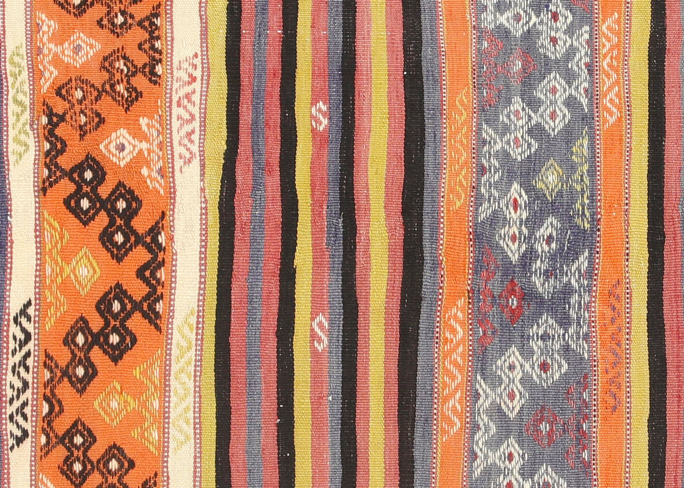 Vintage Turkish Kilim - 5'2" x 7'11" - 140443