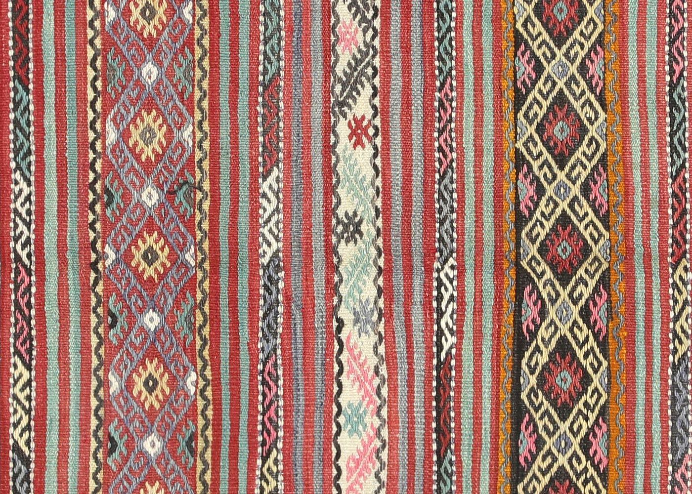 Vintage Turkish Kilim - 5'7" x 8'3" - 140516