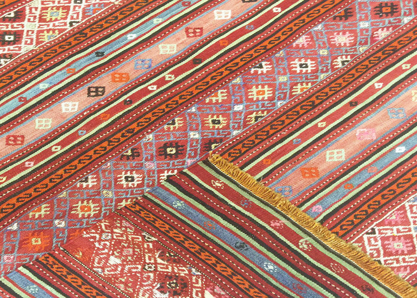 Vintage Turkish Kilim - 5'6" x 7'11" - 140553