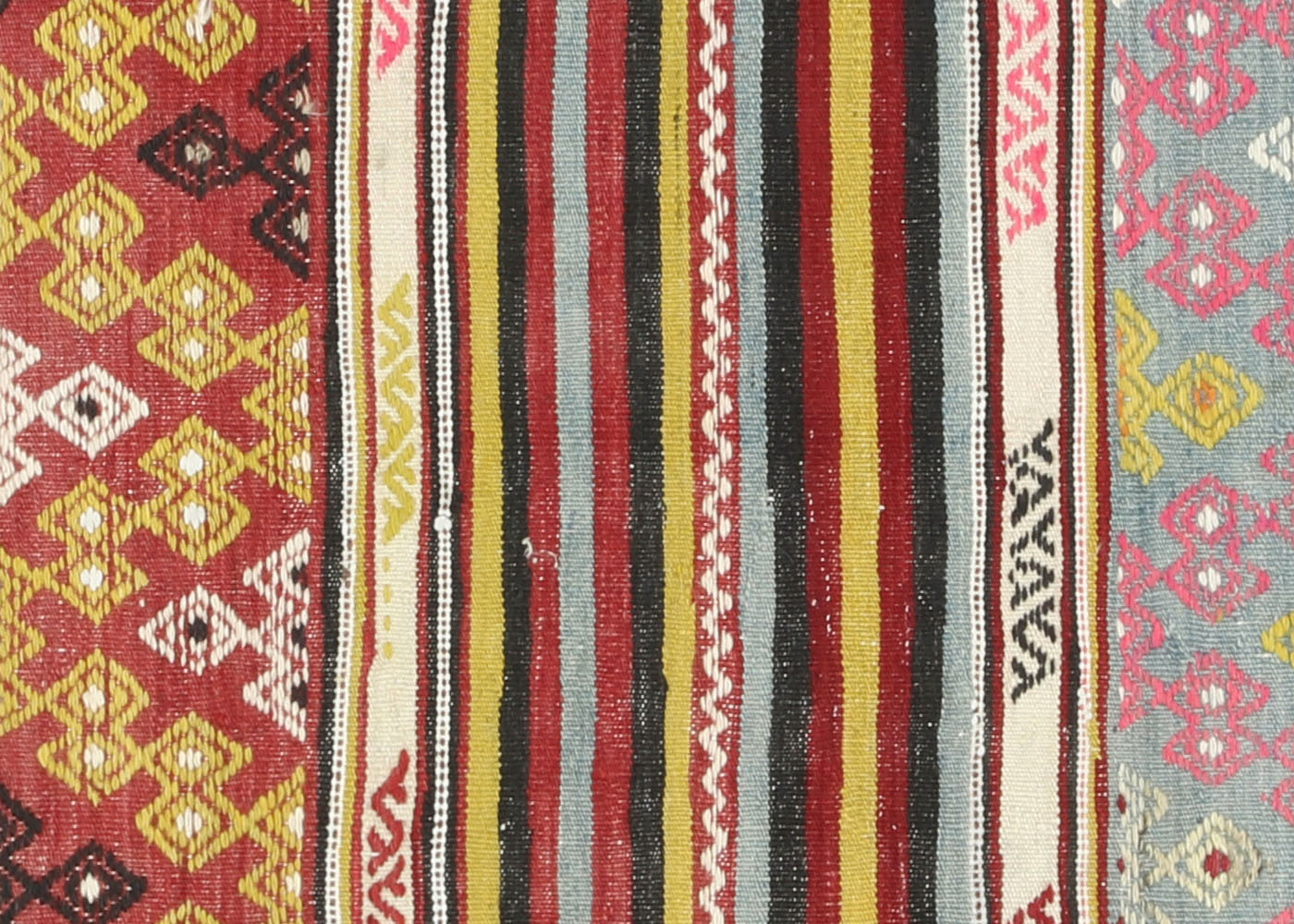 Vintage Turkish Kilim - 5'4" x 6'5" - 140589
