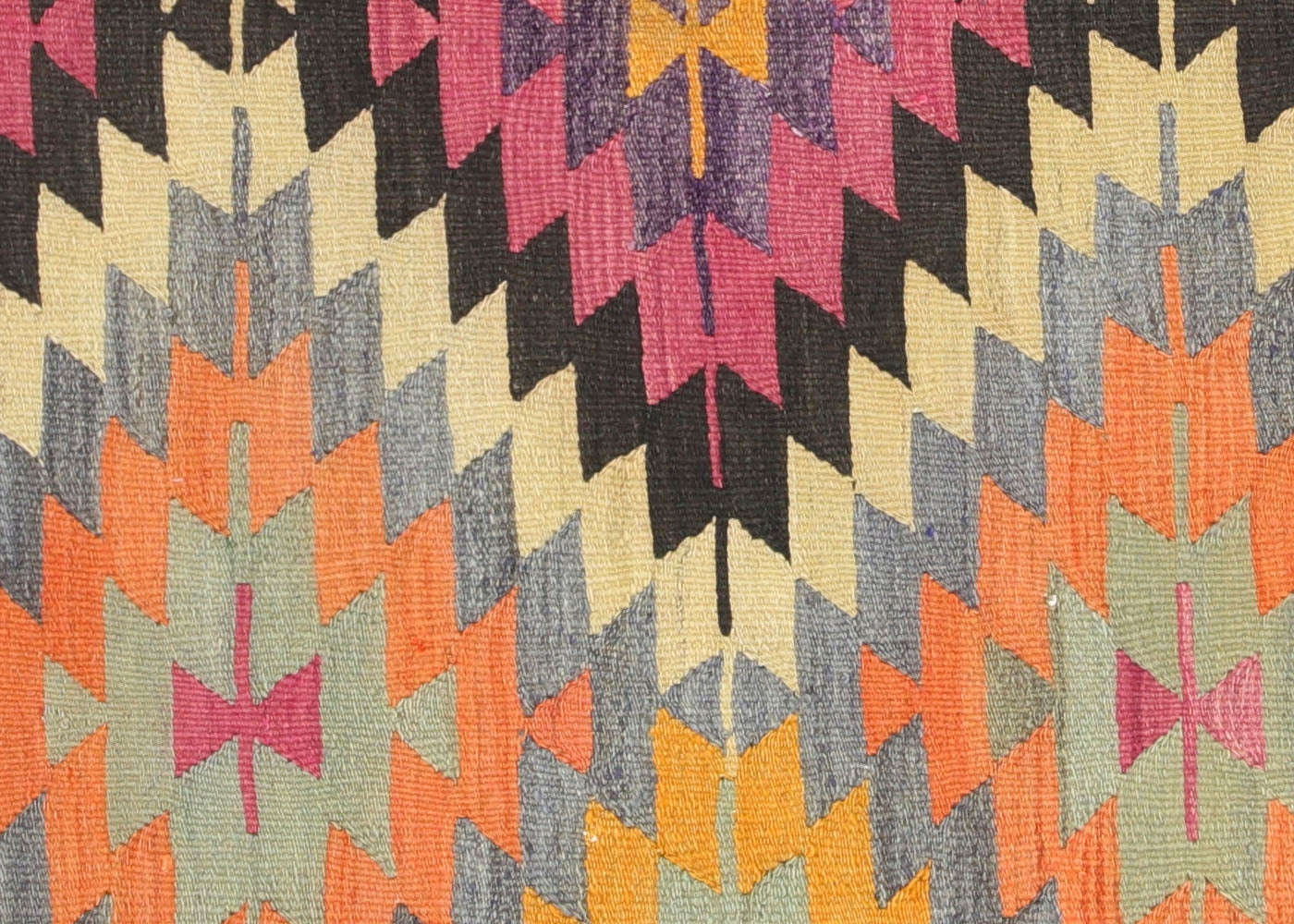 Vintage Turkish Kilim - 5'5" x 7'10" - 140593