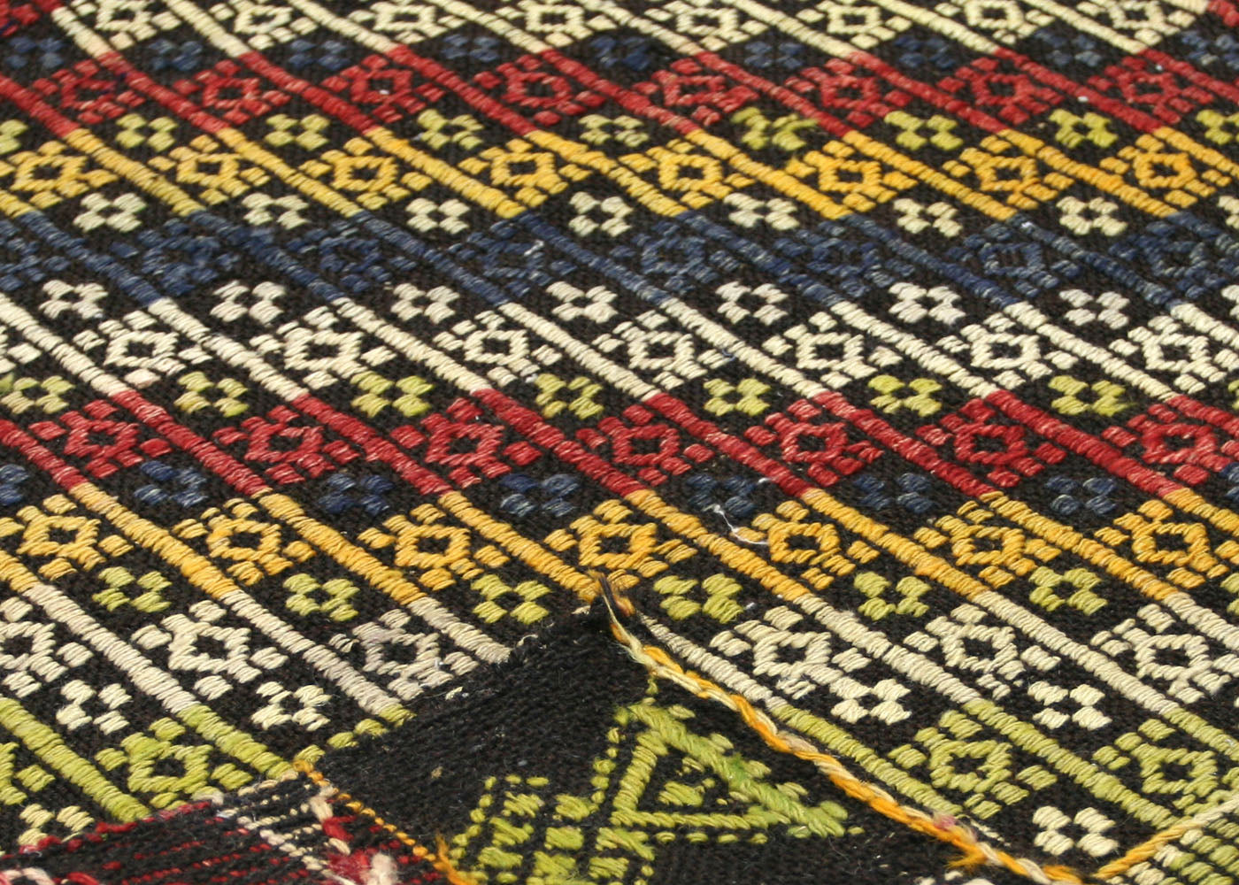 Vintage Turkish Kilim - 4'9" x 8'3" - 140914