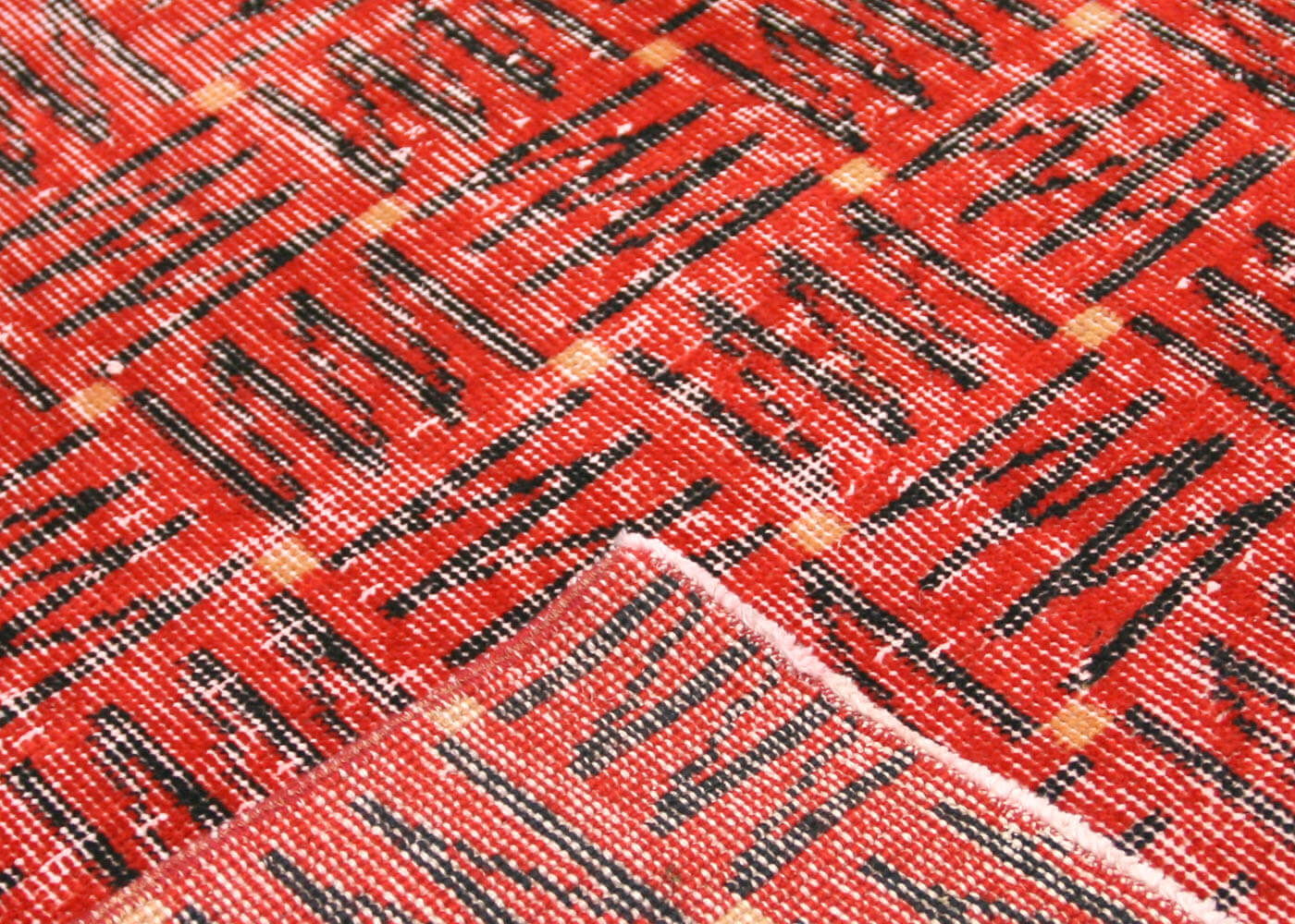 Vintage Turkish Mid-Century-Modern Rug - 4'10" x 7'11" - 140987