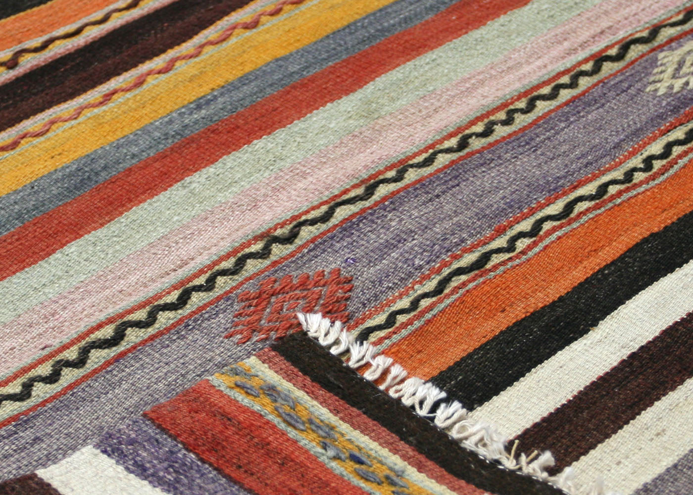 Vintage Turkish Kilim - 5'8" x 6'7" - 145129