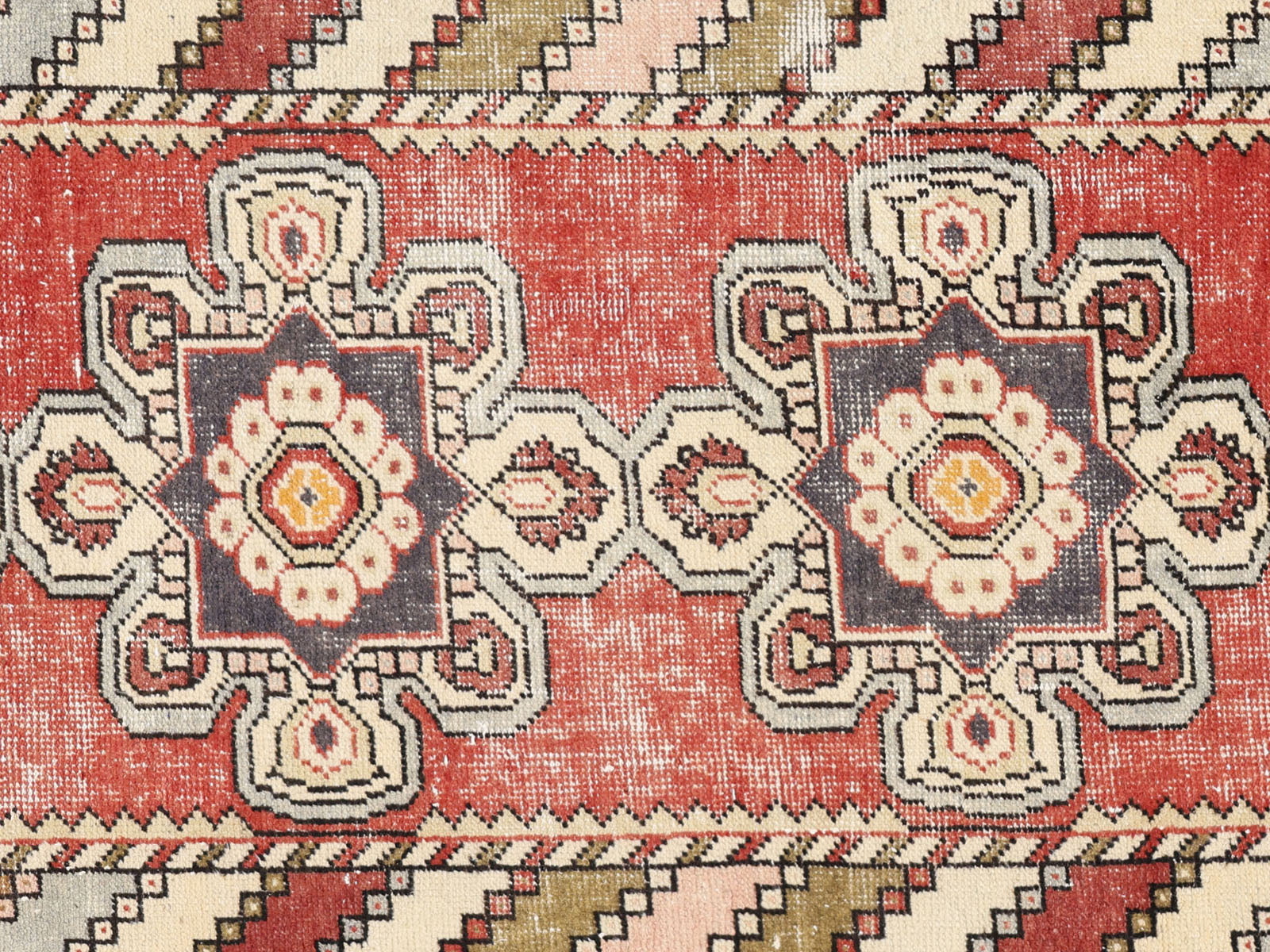 Vintage Turkish Oushak Rug in Red tones and an Medallion pattern. Measuring 3 feet 0 inches x 9 feet 9 inches – SKU 150985