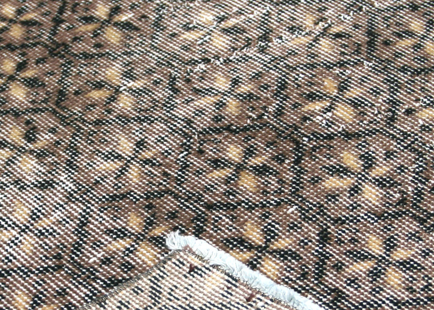 Vintage Turkish Mid-Century-Modern Rug - 4'10" x 8'6" - 156032