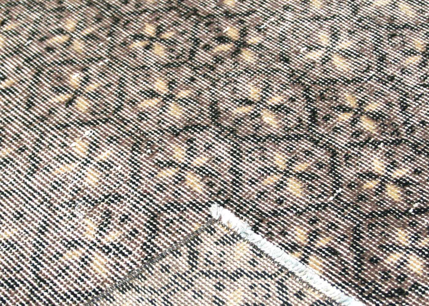 Vintage Turkish Mid-Century-Modern Rug - 4'11" x 8'4" - 156034
