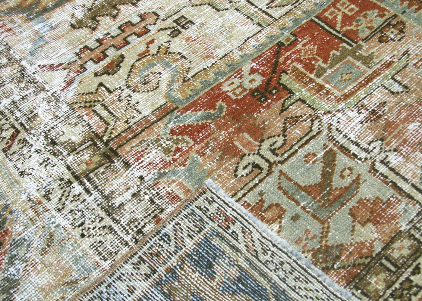 Semi Antique Persian Heriz Rug - 9'3" x 12'5" - 190148