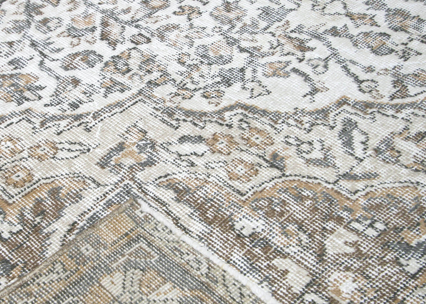 Vintage Turkish Oushak Rug - 6'9" x 10'8" - 190560