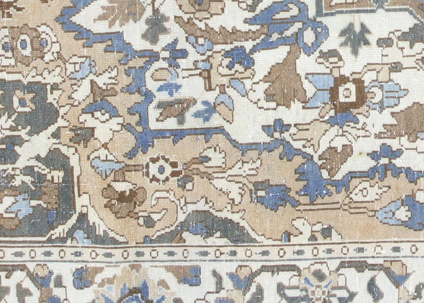 Vintage Persian Baktiari Rug - 6'9" x 9'9" - 220005