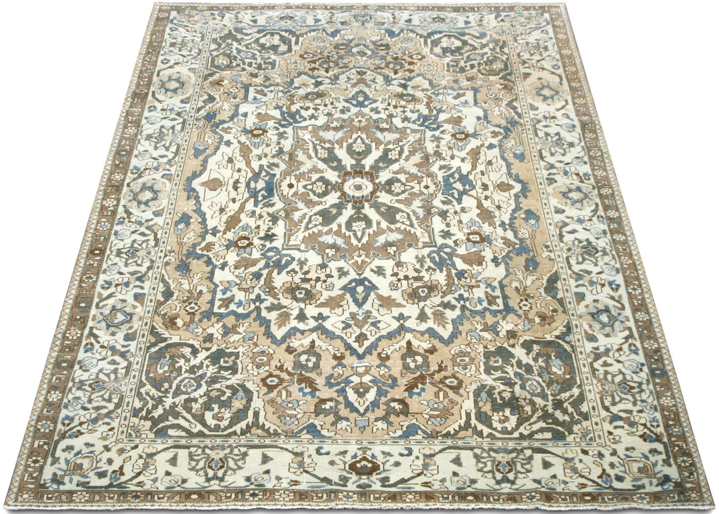 Vintage Persian Baktiari Rug - 6'9" x 9'9" - 220005