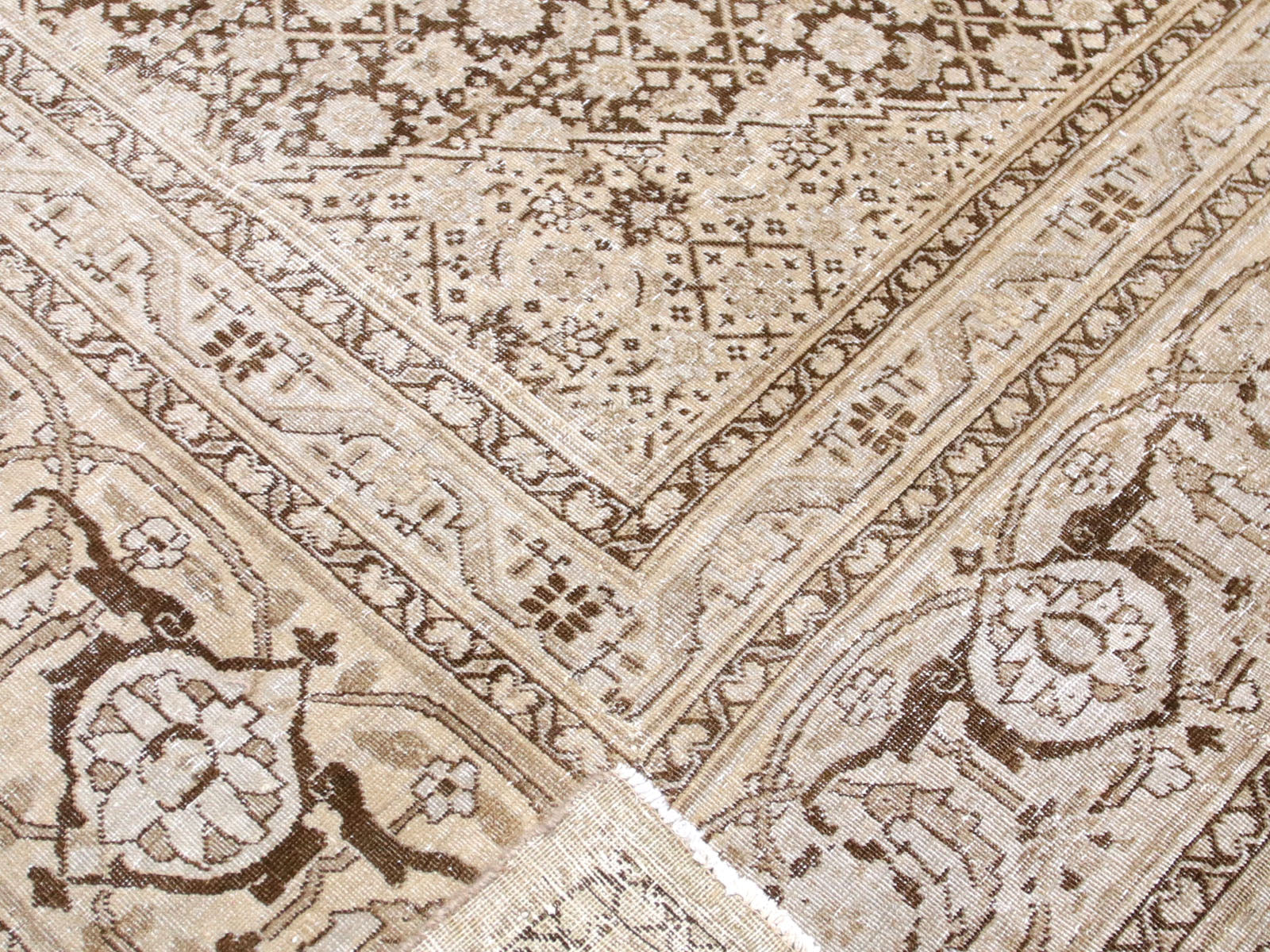 Antique Persian Tabriz Rug - 13'10" x 18'1" - 240264
