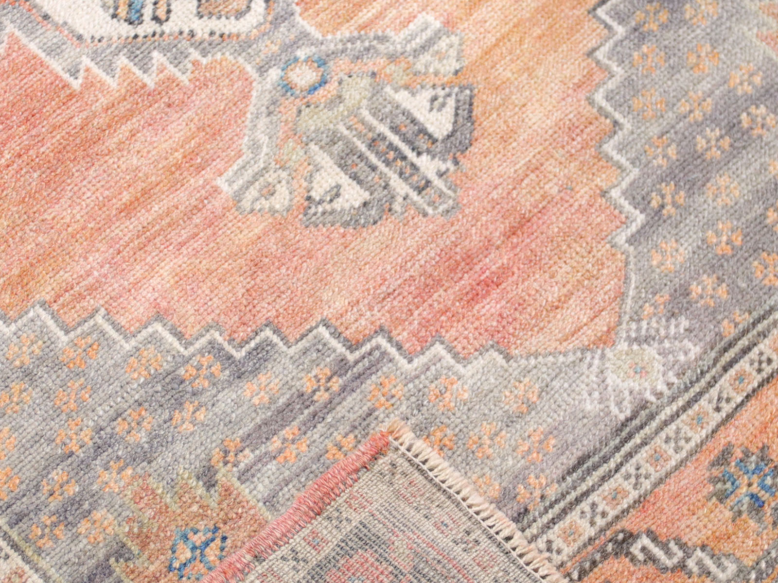 Vintage Turkish Oushak Rug - 2'8" x 4'7" - 240284