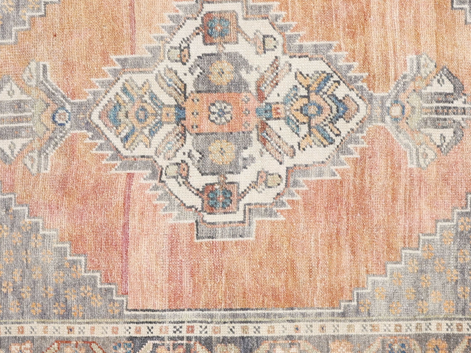 Vintage Turkish Oushak Rug - 2'8" x 4'7" - 240284