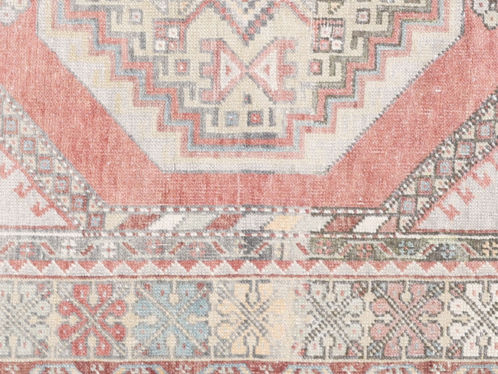 Vintage Turkish Oushak Rug - 3'9" x 5'9" - 240286