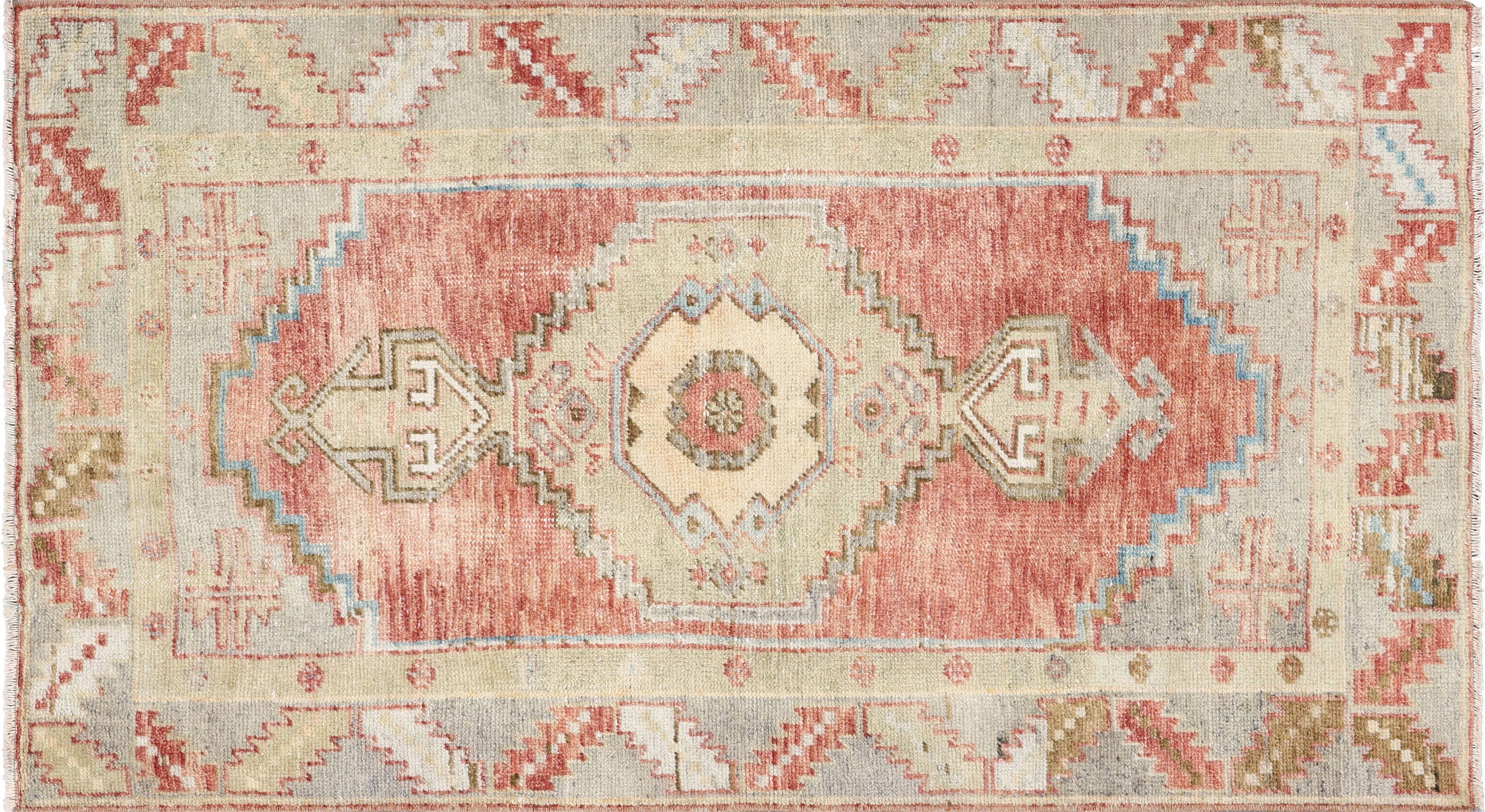 Vintage Turkish Oushak Rug in Red,Green tones and an Medallion,Geometrical pattern. Measuring 2 feet 9 inches x 5 feet 0 inches – SKU 240356
