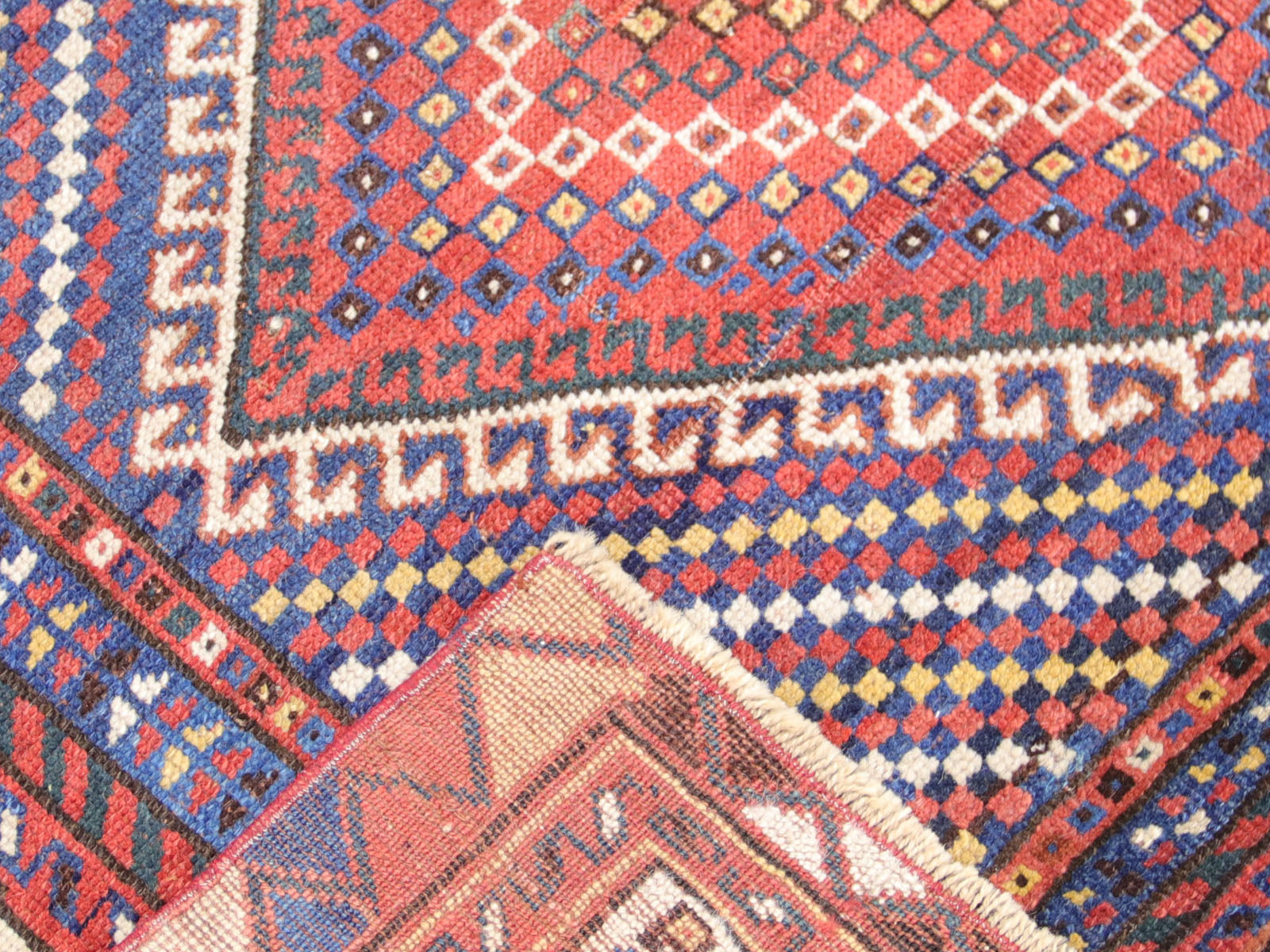 Antique Persian Shiraz Rug - 4'5" x 8'10"