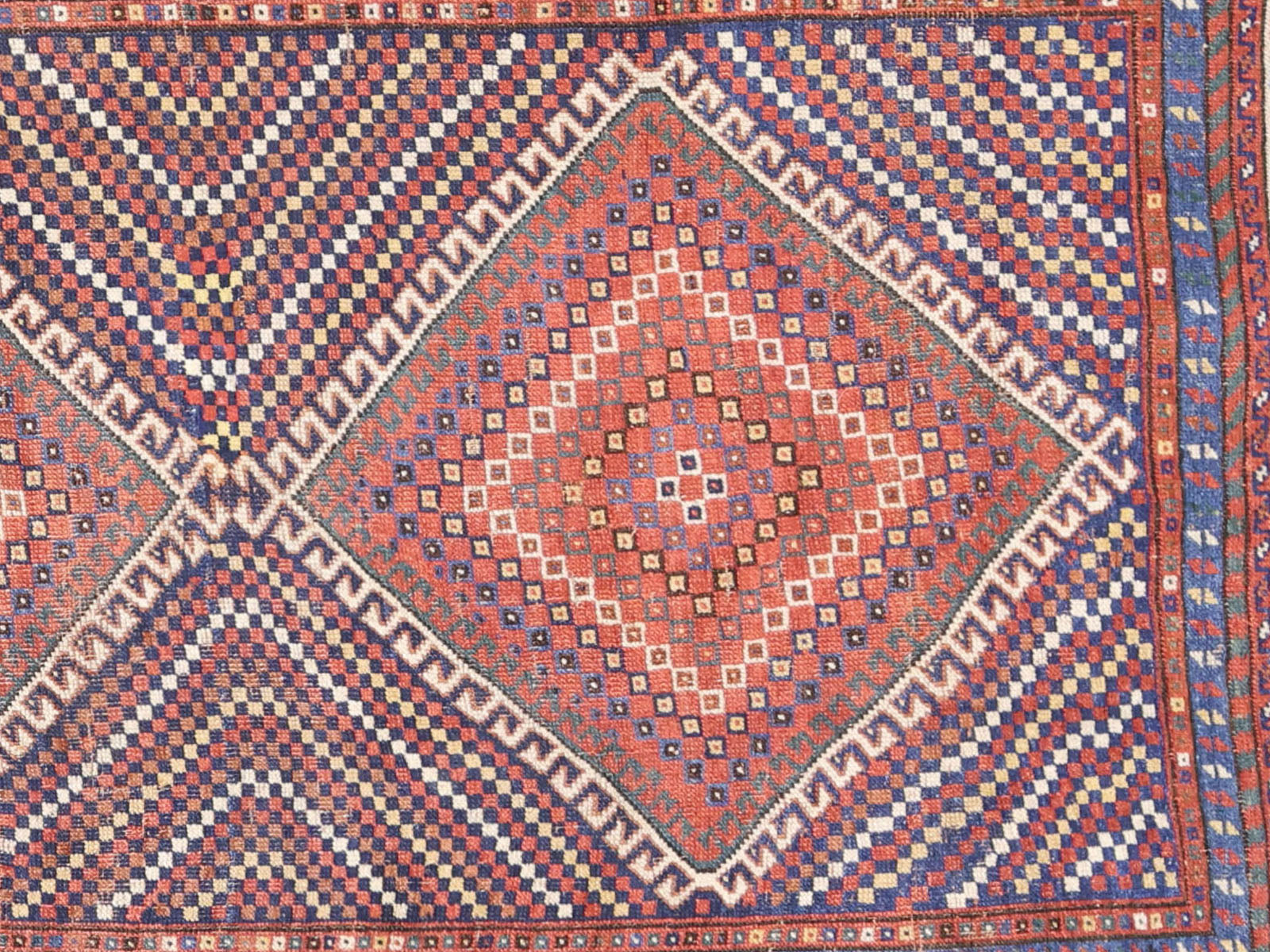 Antique Persian Shiraz Rug - 4'5" x 8'10"