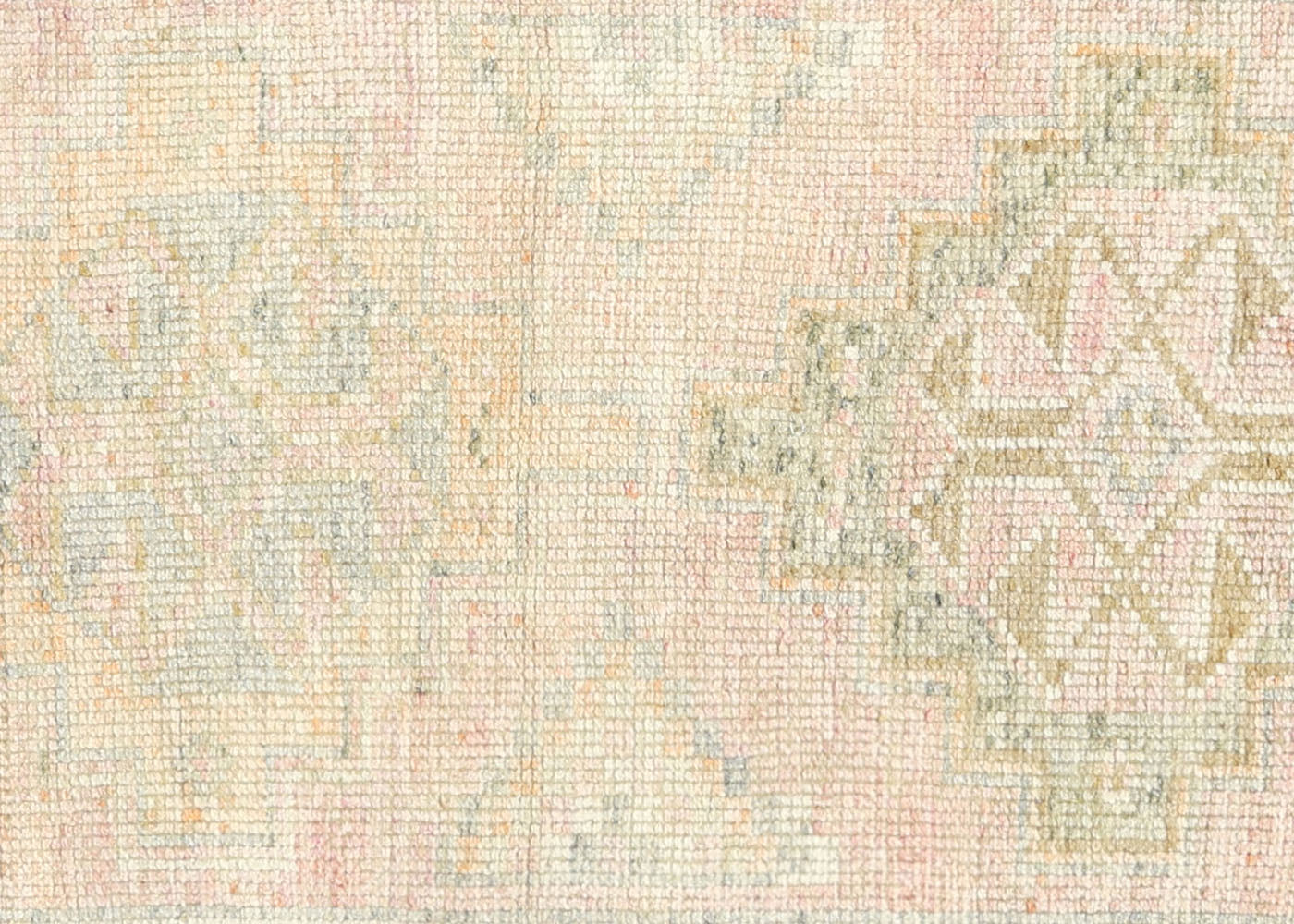 Vintage Turkish Oushak Rug in Pink tones and an Geometrical pattern. Measuring 2 feet 11 inches x 11 feet 1 inches – SKU 240443
