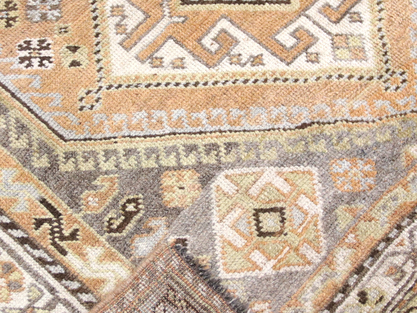 Semi Antique Persian Shiraz Rug - 4'11" x 7'11" - 260018