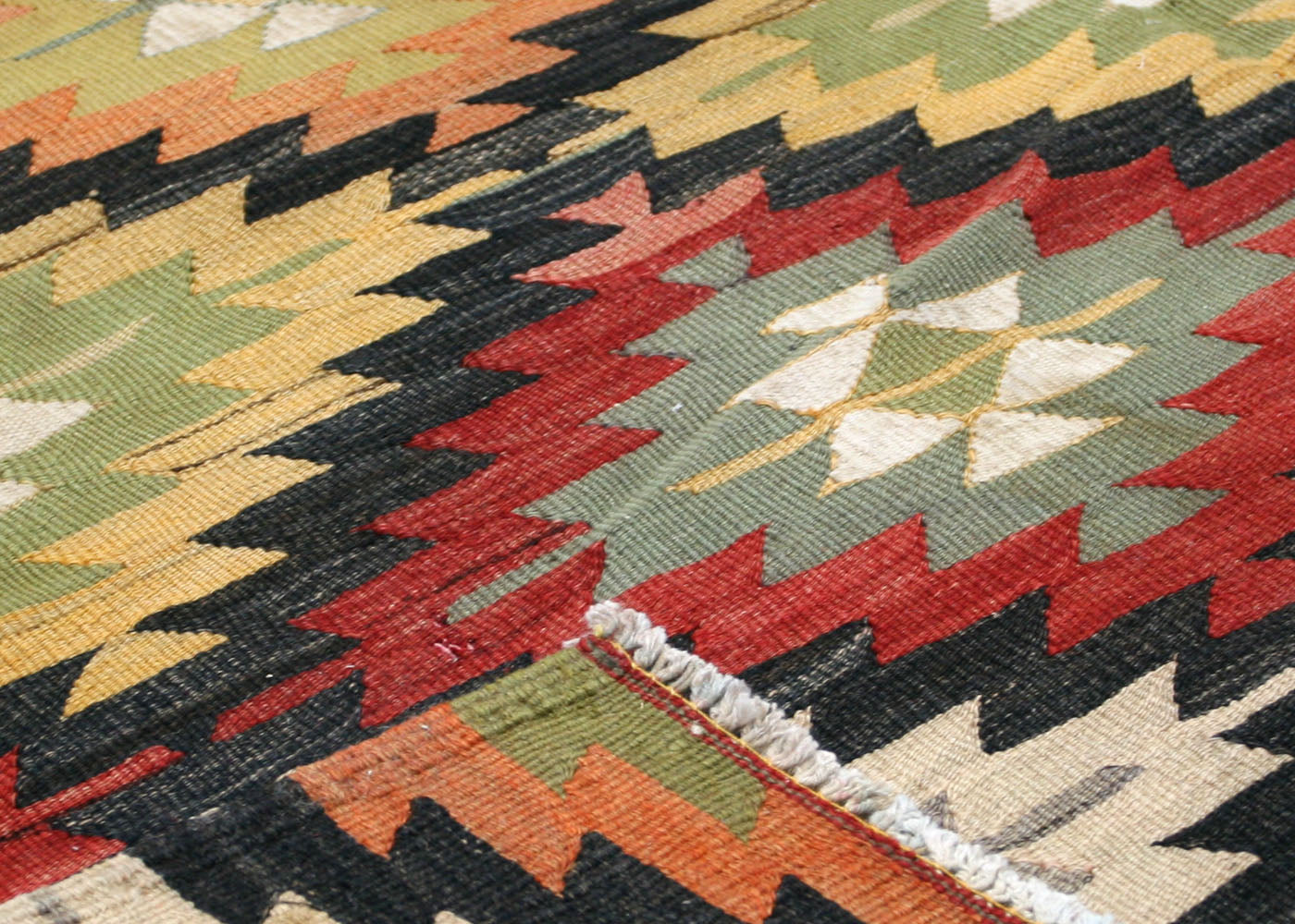 Vintage Turkish Kilim - 4'10" x 9'6"