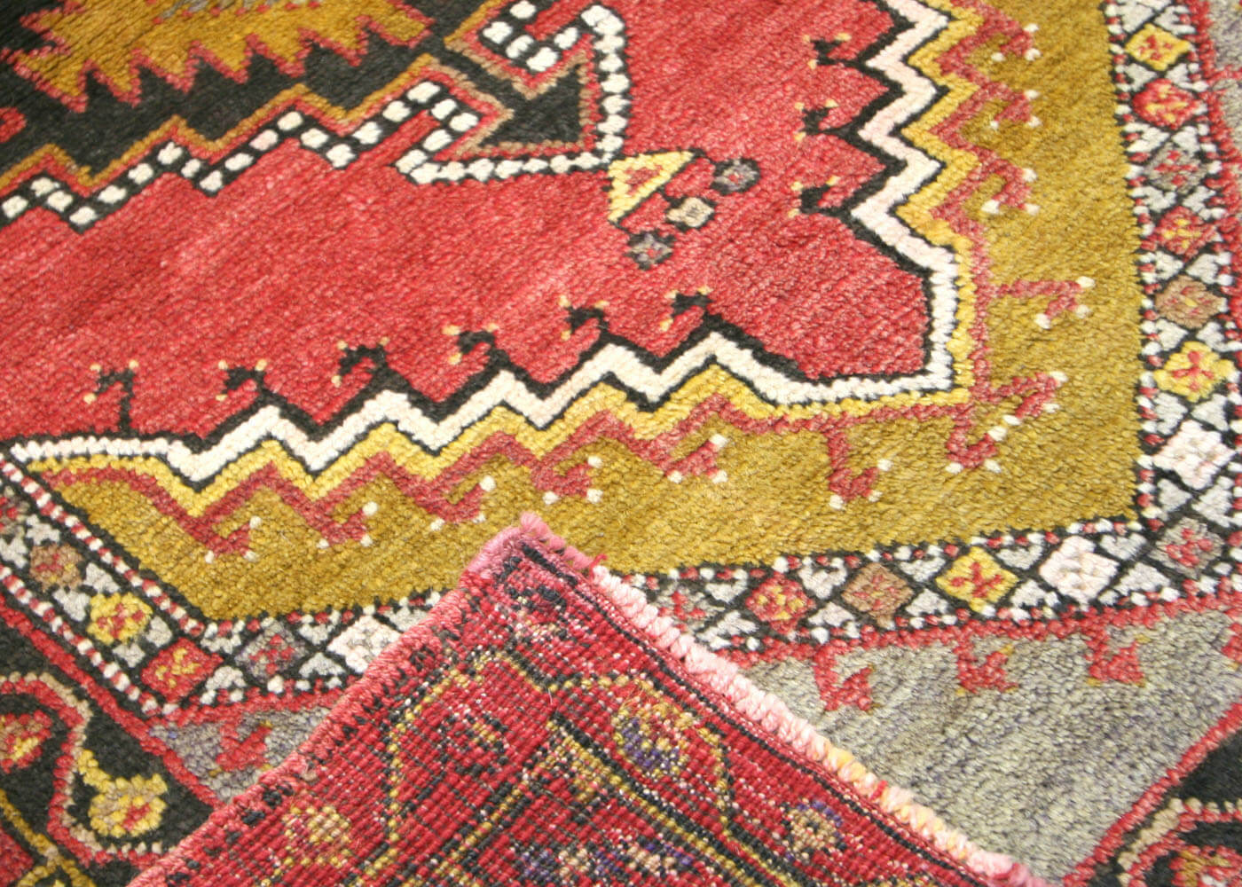 Vintage Turkish Oushak Rug - 3'6" x 4'11"