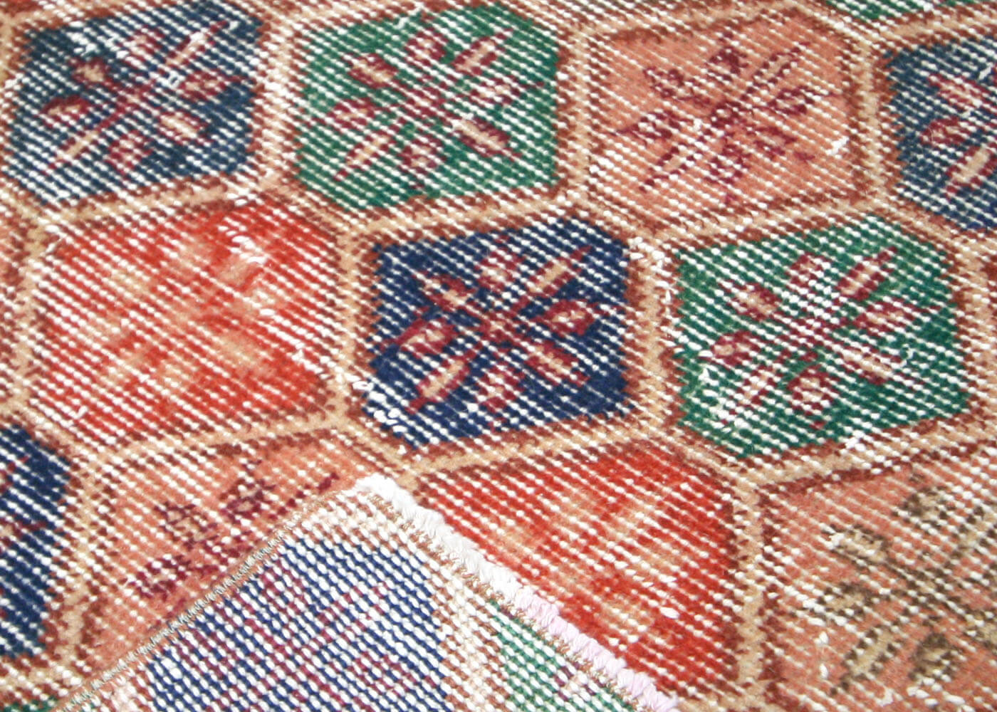 Vintage Turkish Mid-Century-Modern Rug - 7'9" x 9'9"